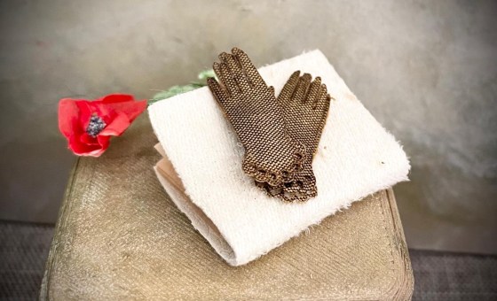 gloves3